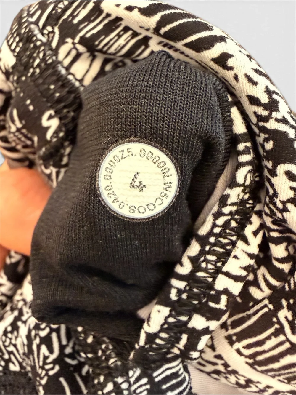 Women’s Lululemon Black & White Graphic Leggings